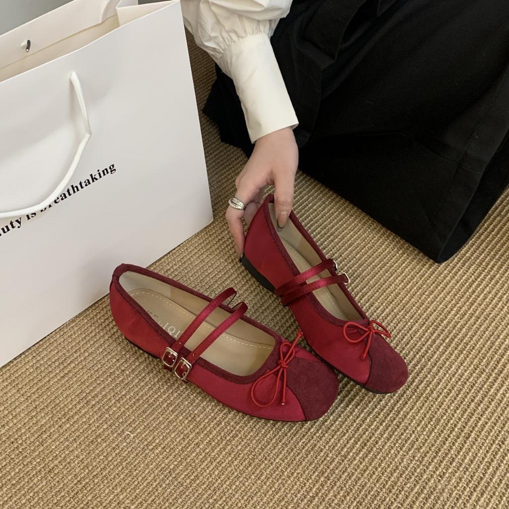 Japanische Damen-Einzelschuhe mit flachem Ausschnitt, 2025 neu, vielseitig, flachsohlig, mit einem Riemen, feenhaft, Abendschuhe