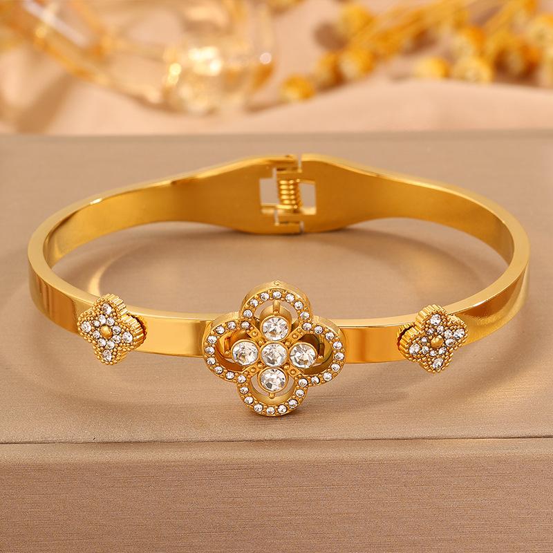 European and American High-end Four-leaf Clover Women's Light Luxury Versatile Bracelet