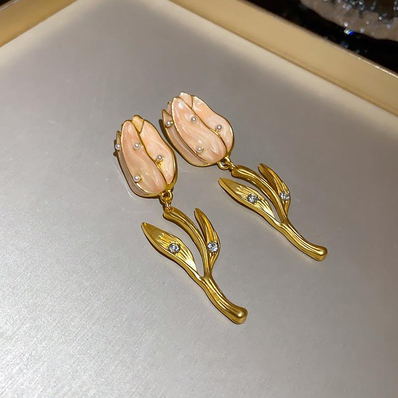 Vintage French-Style Silver Needle Earrings - Women's Elegant Studs with Retro Court Charm