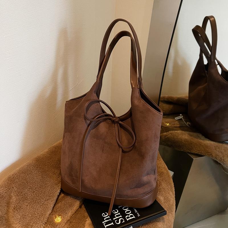 

Матовая сумка-тоут под мышкой с бантом, большая вместимость, сумка-ведро с вставками, плечевая большая сумка темно-коричневого