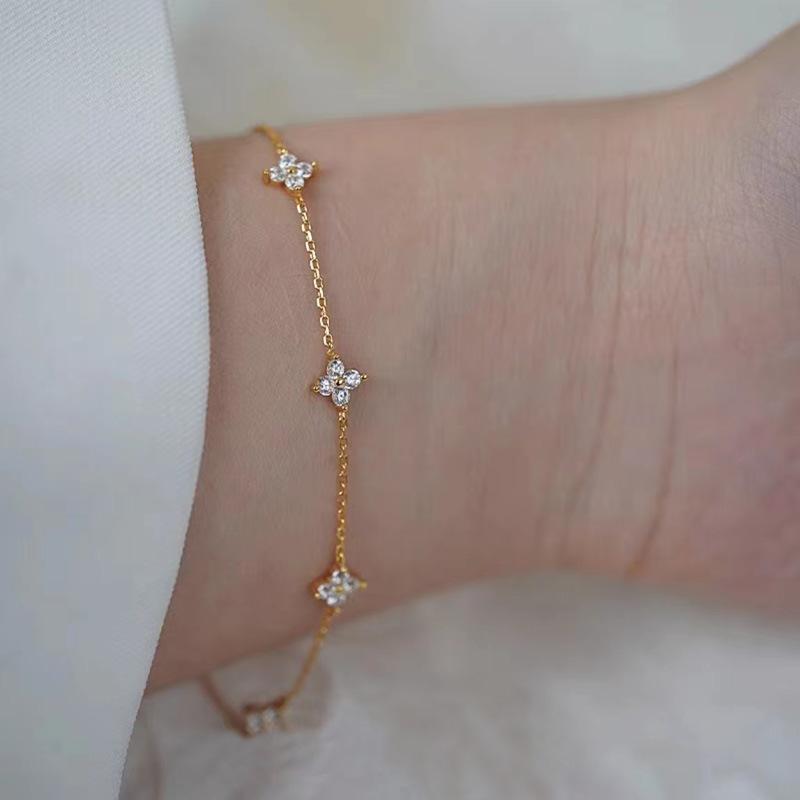 ZAKOL Shiny Zircon Inlaid Four-leaf Flowers Chain Bracelet for Women Niche Simple Desgin Stacked Bracelets Party Accessories