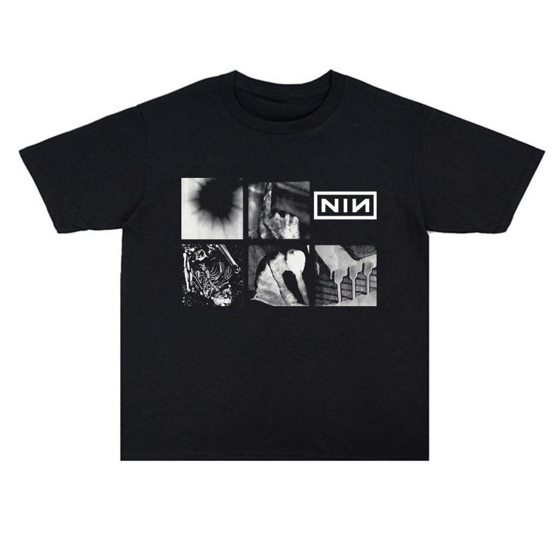 T-shirt a maniche corte pesante in metallo stampato band rock Nine Inch Nails con uno stile vintage ampio