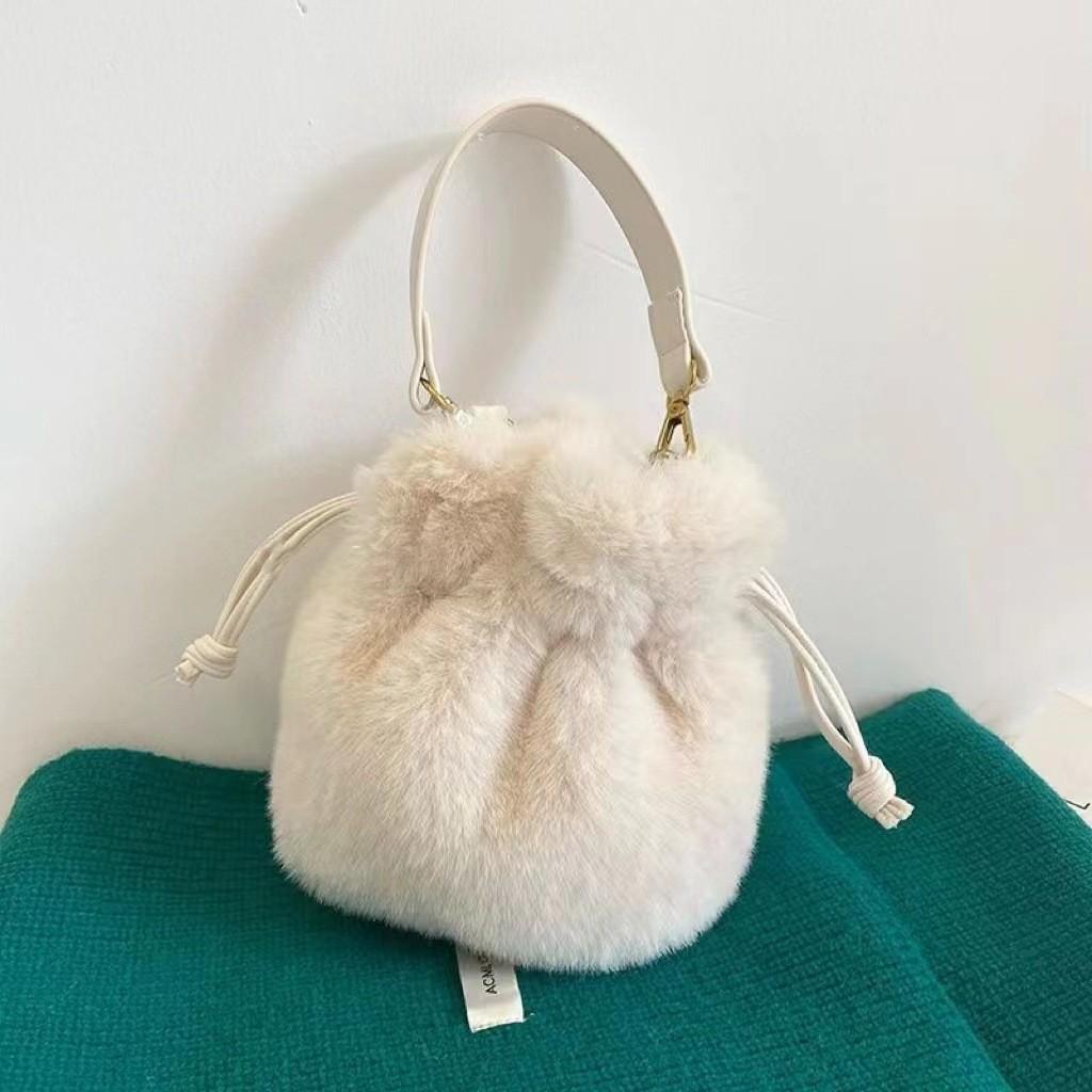 Ielgy Cross-Body Furry Hand-Carry Cute Drawstring Furry Bag One-Shoulder Bucket Bag