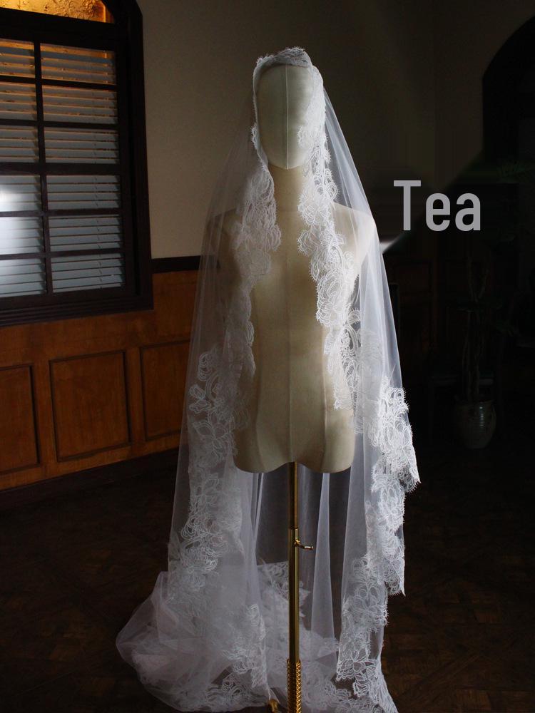 V863 Courtly White Vintage Cathedral Long Lace Bridal Veil