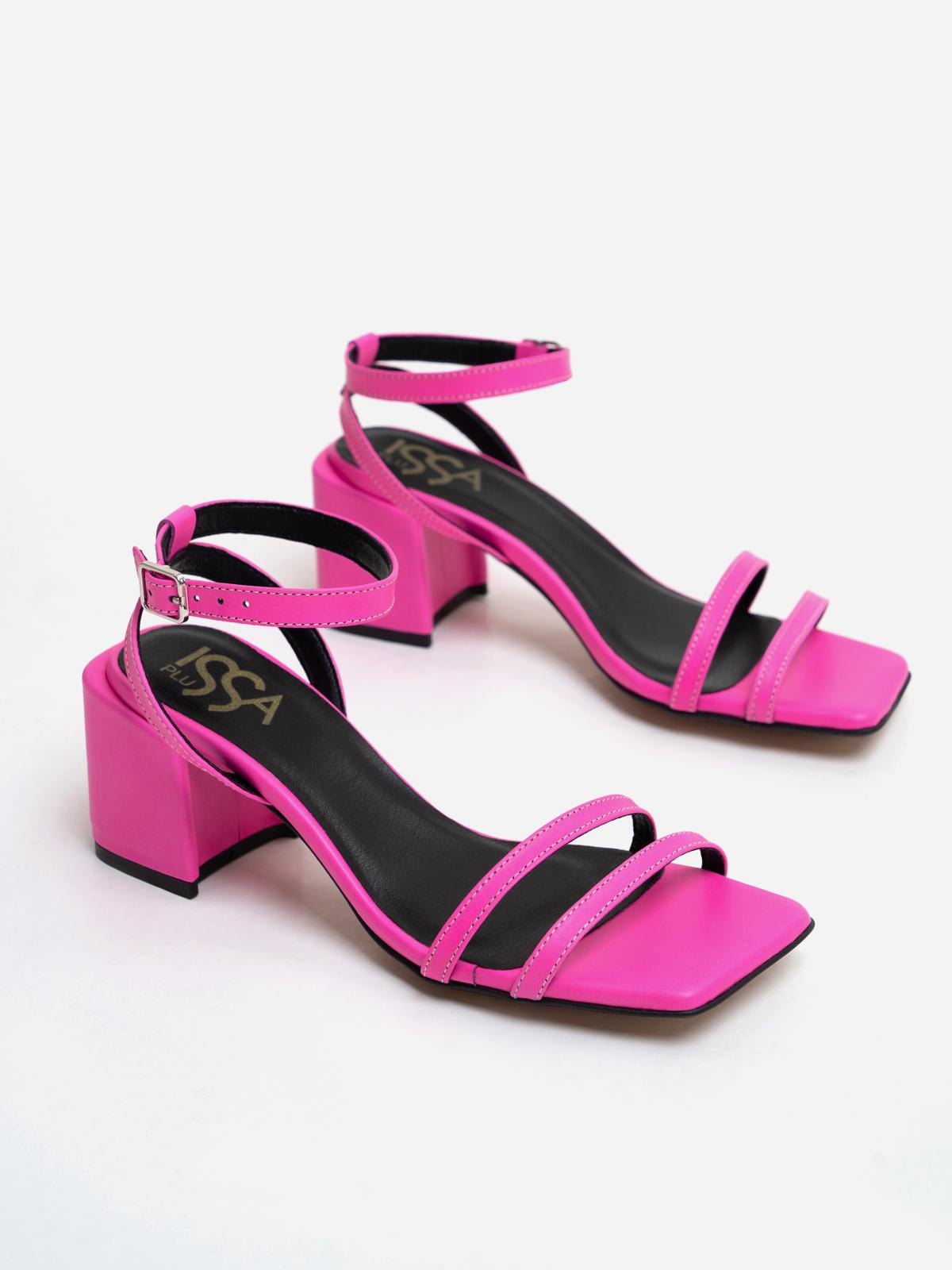 

Босоніжки із прямокутними шкарпетками ISSA Plus 41 чорний