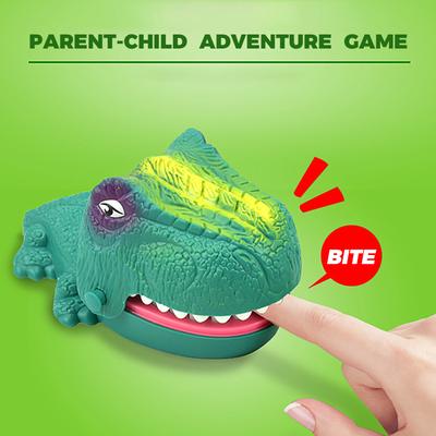 Svítící hra s dinosaury, klasická parodie na kousání prstů s dinosaurem, zábavná párty hra