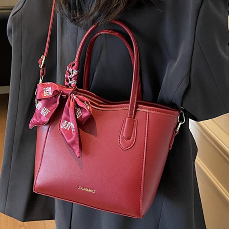 Niche Large-capacity Tote Bag Women's Autumn New High-value Shoulder Bag To Work Commuter Bag Women