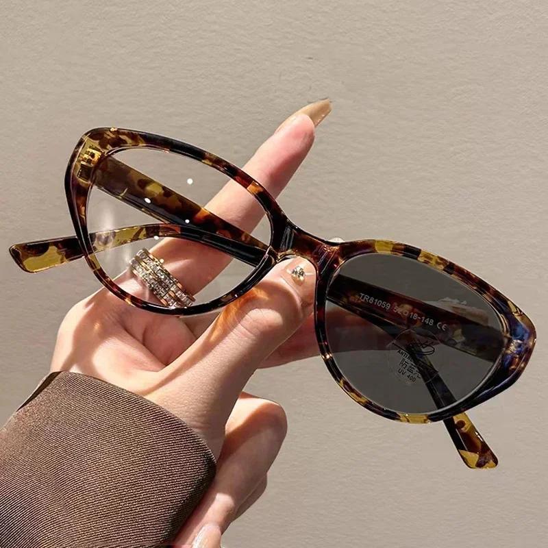 Ladies Fashion Cat Eye Frame Photochromic Myopia Glasses Anti-Blue Light Finished Optical Prescription Minus Eyewear 0 To -4.0