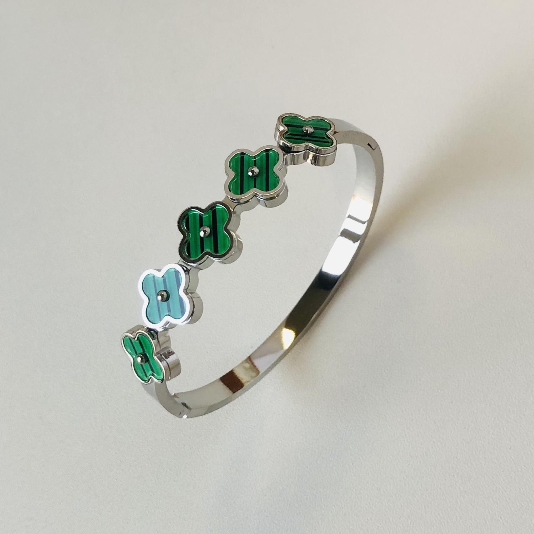 

Браслет из нержавеющей стали с пряжкой зеленого цвета в виде цветка, браслет с пятью цветками клевера, не выцветающий браслет