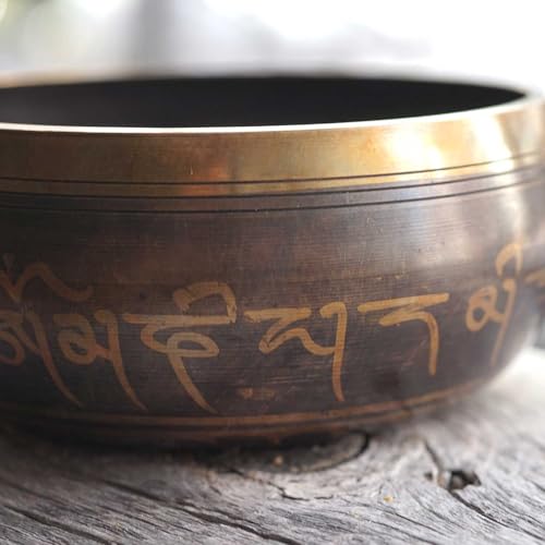 Brass and Bronze Singing Bowl Meditation Set, 16cm Diameter, with Wooden Stick, Hand-Carved Decorative Finish, for Healing, Yoga, and Purification