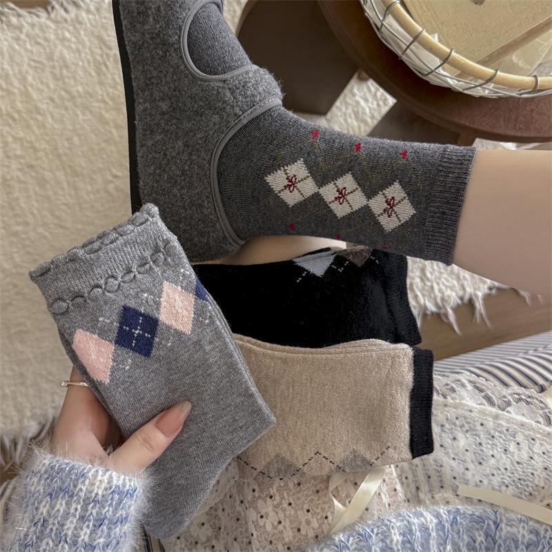 Woolen Socks for Women, Retro Diamond-shaped Mid-calf Socks, Warm and Thick for Autumn and Winter, Grey Pile Socks for Winter
