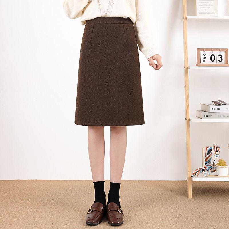 High-Waisted Woolen A-Line Midi Skirt: Simple, Slimming, Versatile, Wrinkle-Resistant with Back Slit, Perfect for Autumn and Winter.