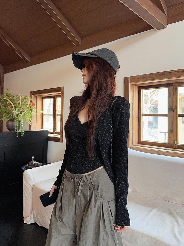 Retro Floral Camisole & Slimming Black Cardigan Set for Women - Early Autumn Layered Look