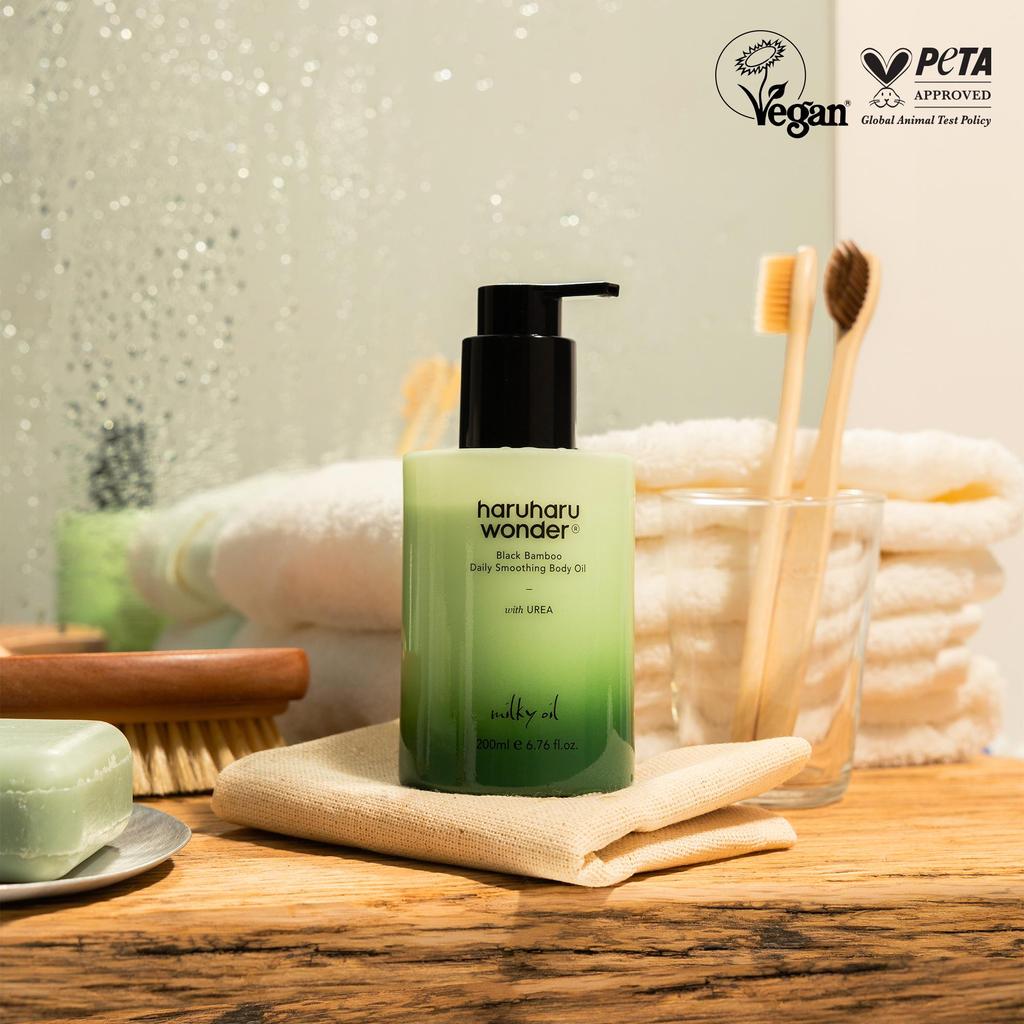 HARUHARU WONDER Olio corpo levigante quotidiano Black Bamboo 200 ml