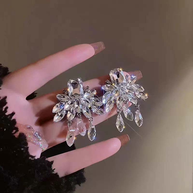 Luxury Sparkling Zircon Leaf Tassel Pendant Earrings For Earrings Vintage Elegant Crystal Temperament Earrings Wedding Zircon