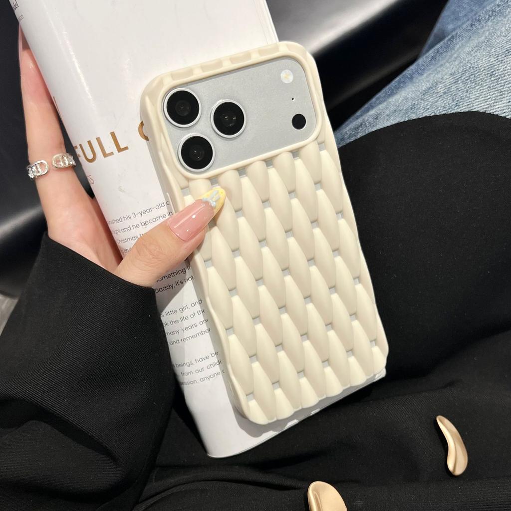 Heat dissipation case Suitable for iPhone17promax mobile phone case iPhone16 large hole twist heat dissipation three-dimensional protective case