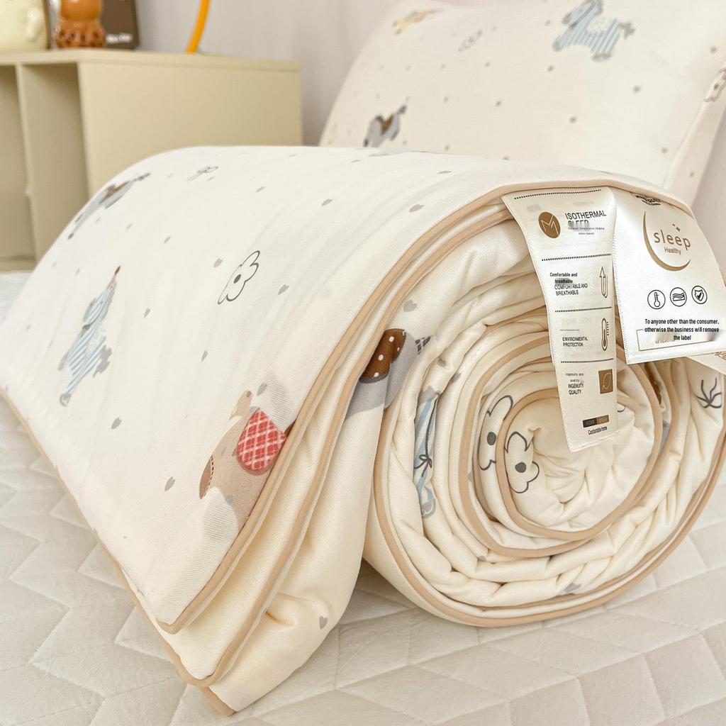 Soft and Breathable Milk Silk Cotton Summer Quilt, Machine Washable, Skin-Friendly, Ideal for Student Dormitory or Air-Conditioning Use