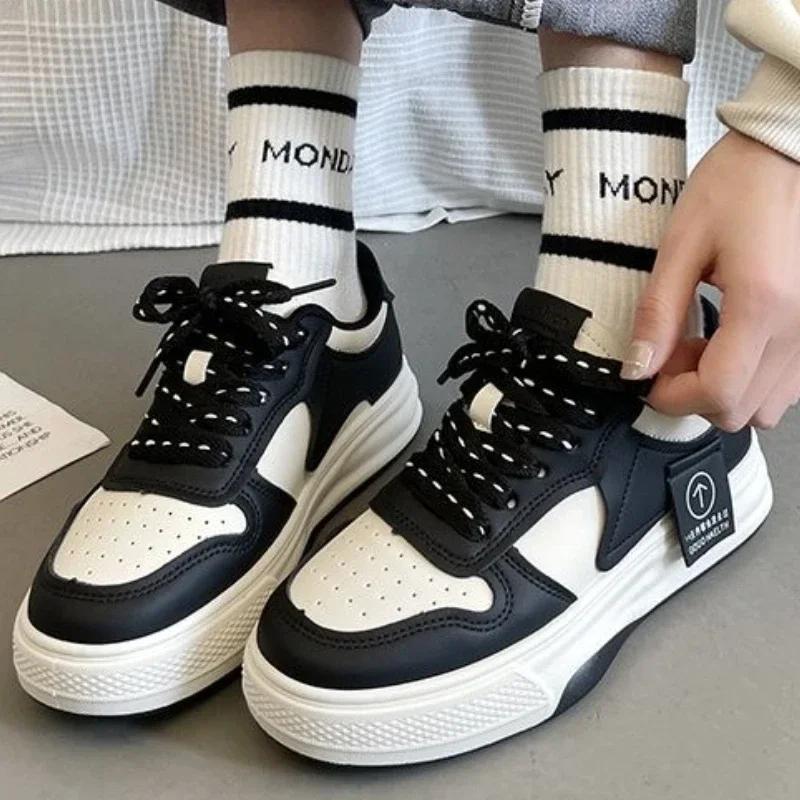 

Женская спортивная обувь 2025 Горячая распродажа Повседневный дизайн на шнуровке Нескользящая обувь на толстой подошве Студенческая обувь Весна Осень Уличная обувь для ходьбы 35 чёрный