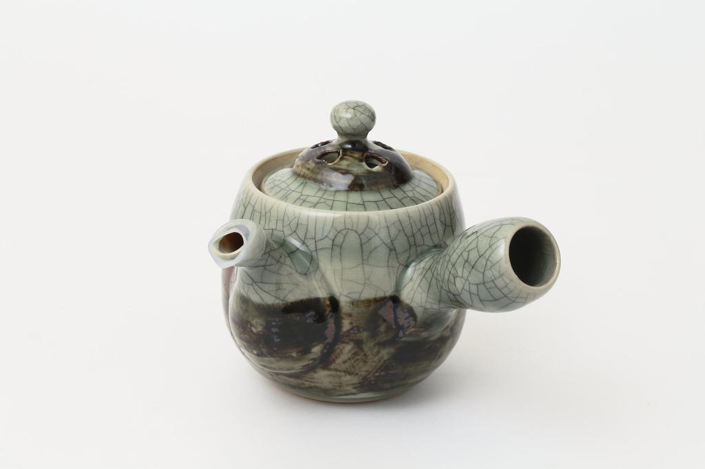 Ohori Soma Ware Matsunaga Kiln Double-Layered Teapot, Perfect as a Gift for a 60th Birthday. Stylish Teacup and Teapot with Double Walls for