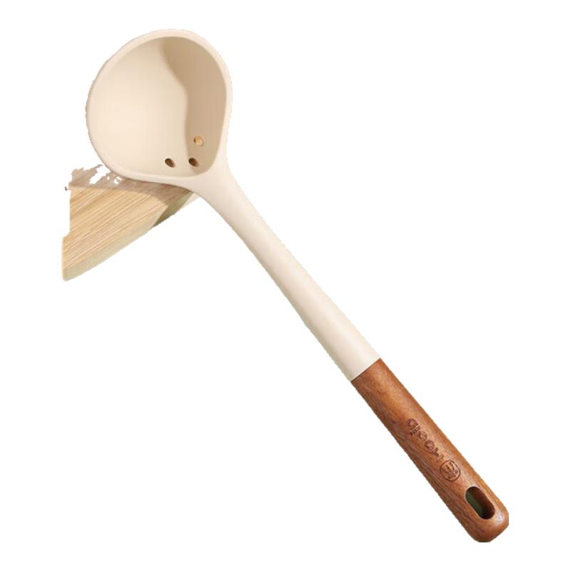 

Красивая антипригарная силиконовая кухонная утварь