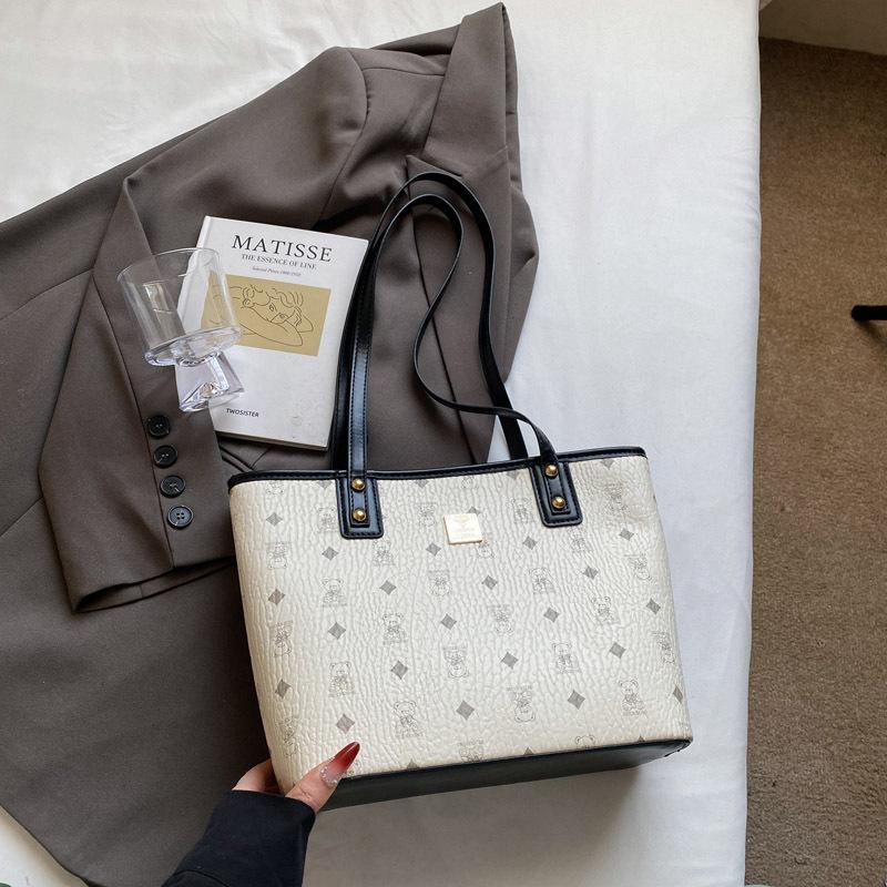 Tote bag women's large capacity 2025 new summer versatile shoulder bag casual fashion college student class commuter bag