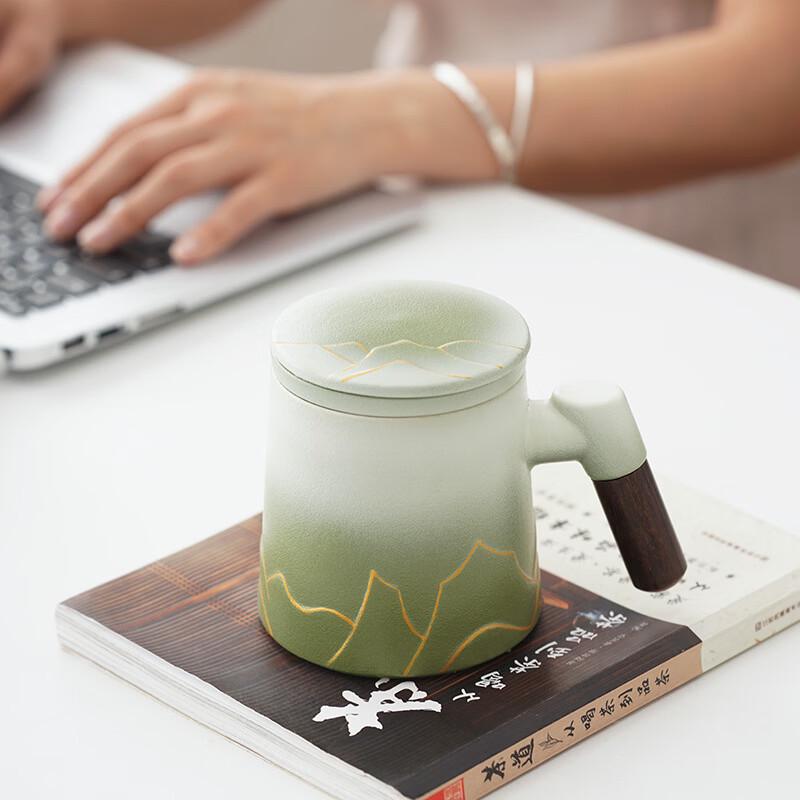 OLOEY Ceramic Tea Brewing Mug with Qianli Jiangshan Design
