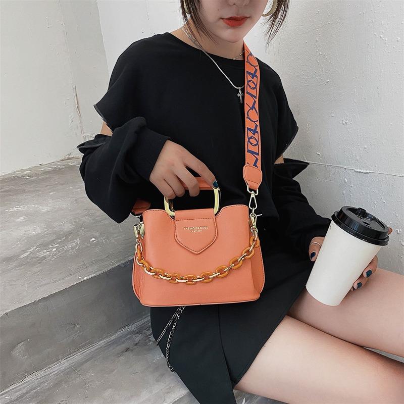 Women's bag new bucket bag Korean version shoulder bag handbag chain commuter bag messenger bag women's small bag