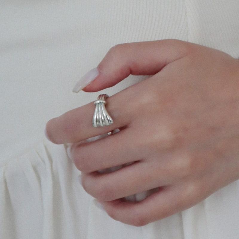 OudStudio Bow Flow Open Ring