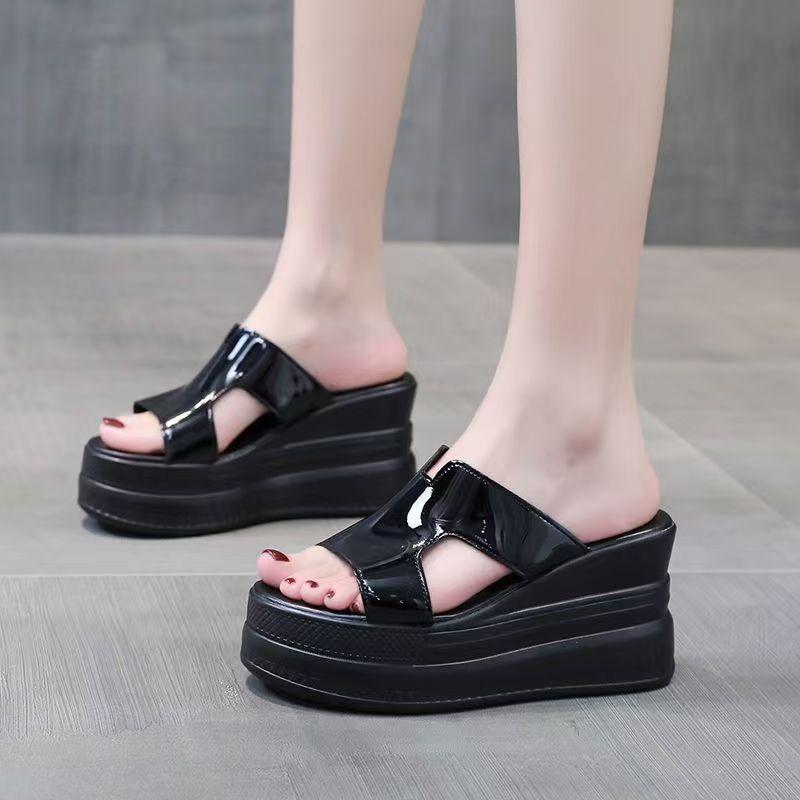 Slope Heeled Slippers Women Outside 2025 New Summer Fashion Bright Diamond Versatile Thick Sole Sponge Slipper Women Shoes