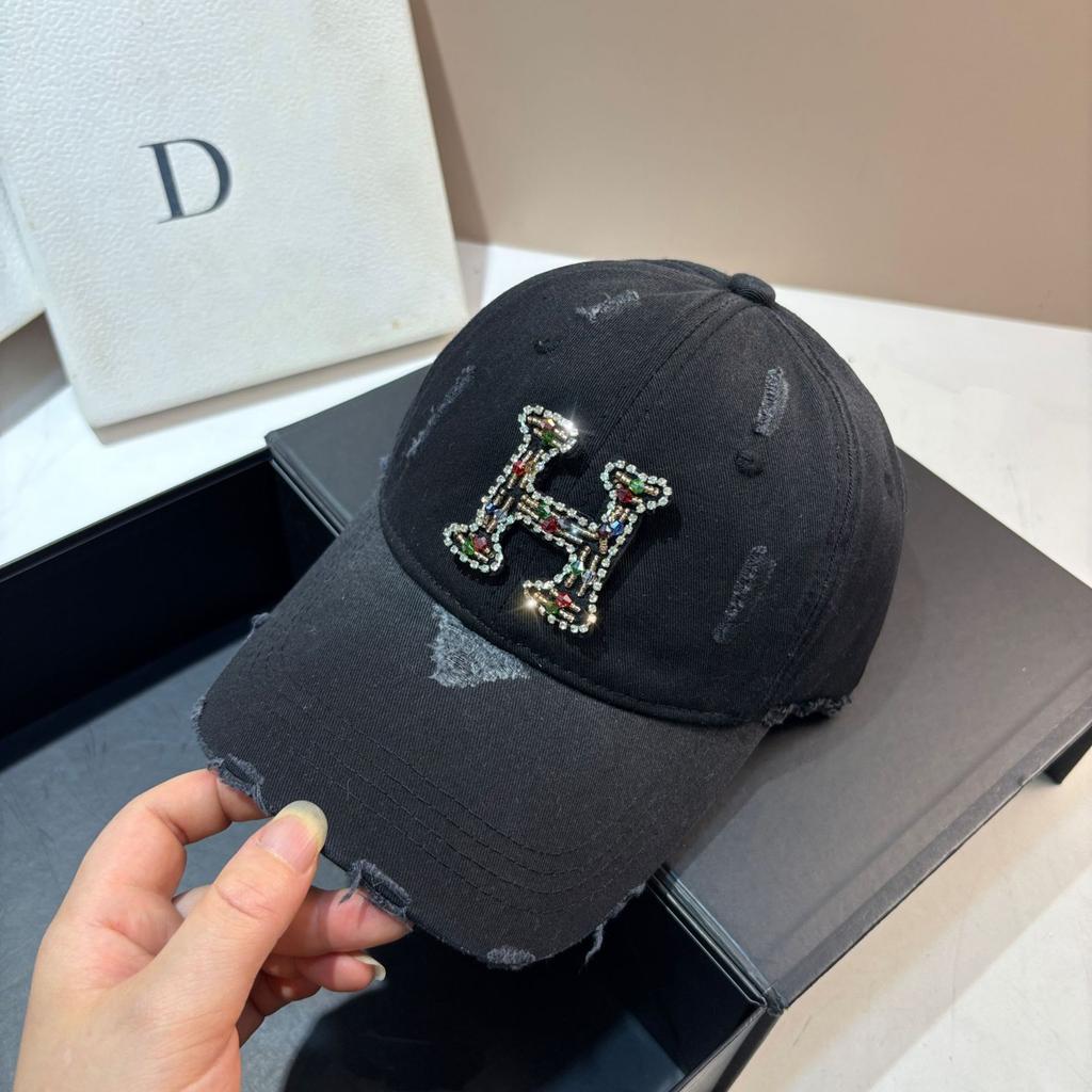 Spring and Summer New Heavy Industry Rhinestone Letter Washed Hole Baseball Cap American Personality Small Fragrance Gradual Change Cap Woman