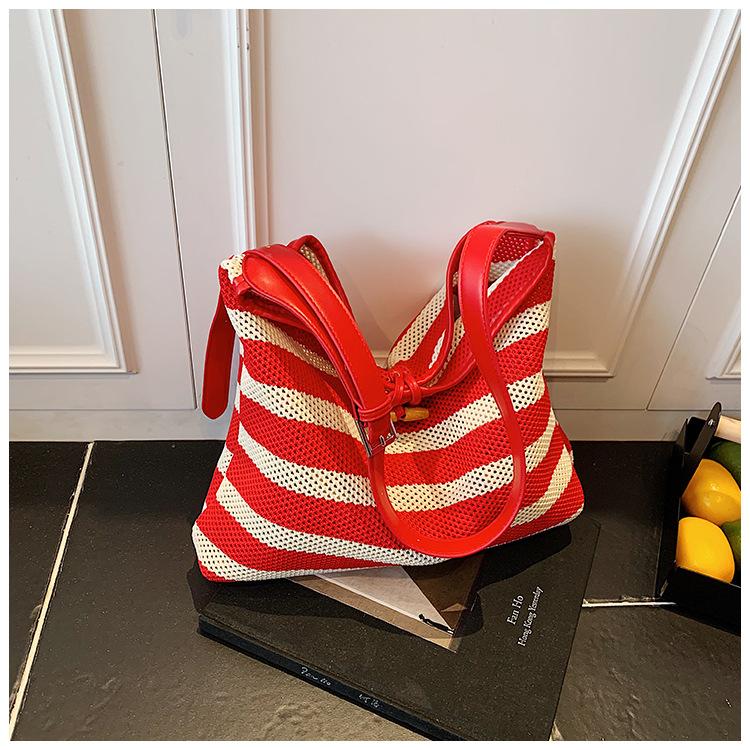 

2025 новая нишевая сумка через плечо, высококлассная модная полосатая портативная сумка-мессенджер, универсальная сумка-тоут красный