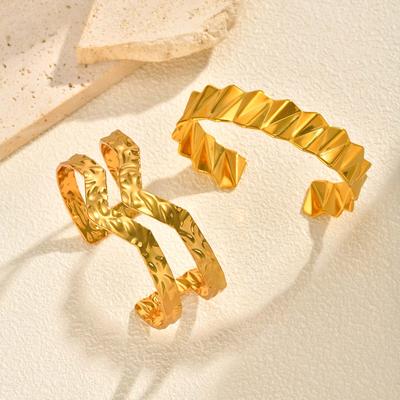 Stylish Wave Cuff Bangle for Women, Chunky Stainless Steel Gold Plated Bangle Bracelets Adjustable Accessories