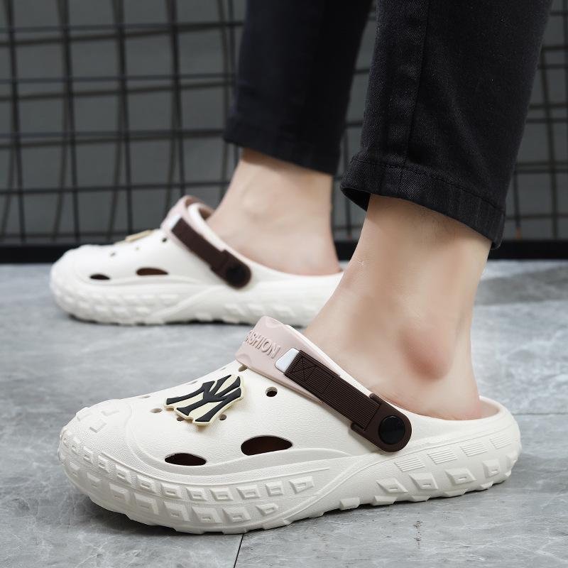 New  for Men Are Not Smelly or Loud In Summer. Soft Thick-soled Non-slip  Are Wear-resistant and Wear Sandals for Men