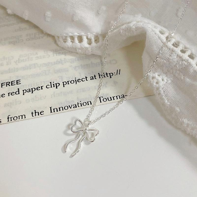 Cute Bow Necklace, Female Personality, Light Luxury, Small and Popular Design, High Sense Collar Chain