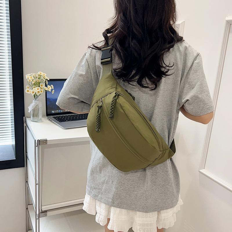 Summer new simple and lightweight men's and women's shoulder messenger bag solid color portable breast bag versatile bag