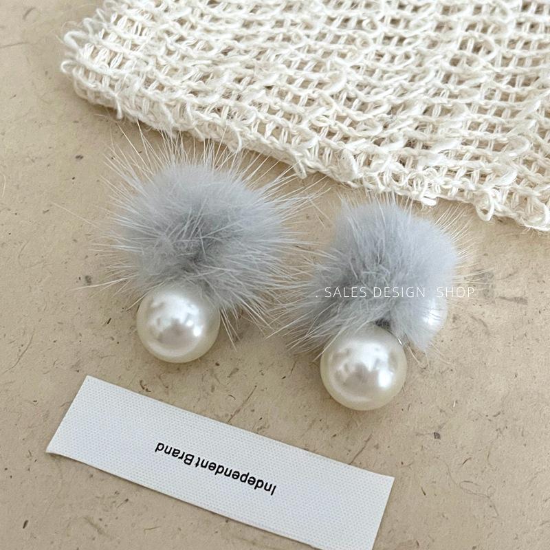 Korean Style Double-Sided Pearl Pompon Stud Earrings - Versatile Autumn/Winter Fashion Jewelry