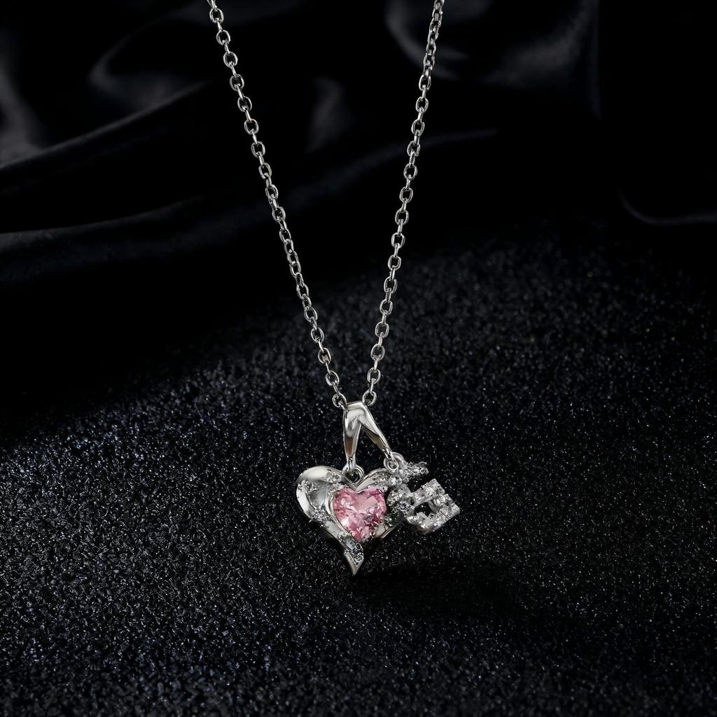 Metal Heart Crown Collarbone Necklace Hip Hop Pendant Necklace For Women Luxury Chain Accessory