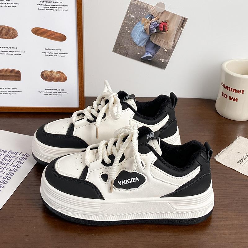 

Little white shoes for women in autumn and winter 2025, new thick-soled heightening round head lace-up versatile velvet casual sports board shoes for 35