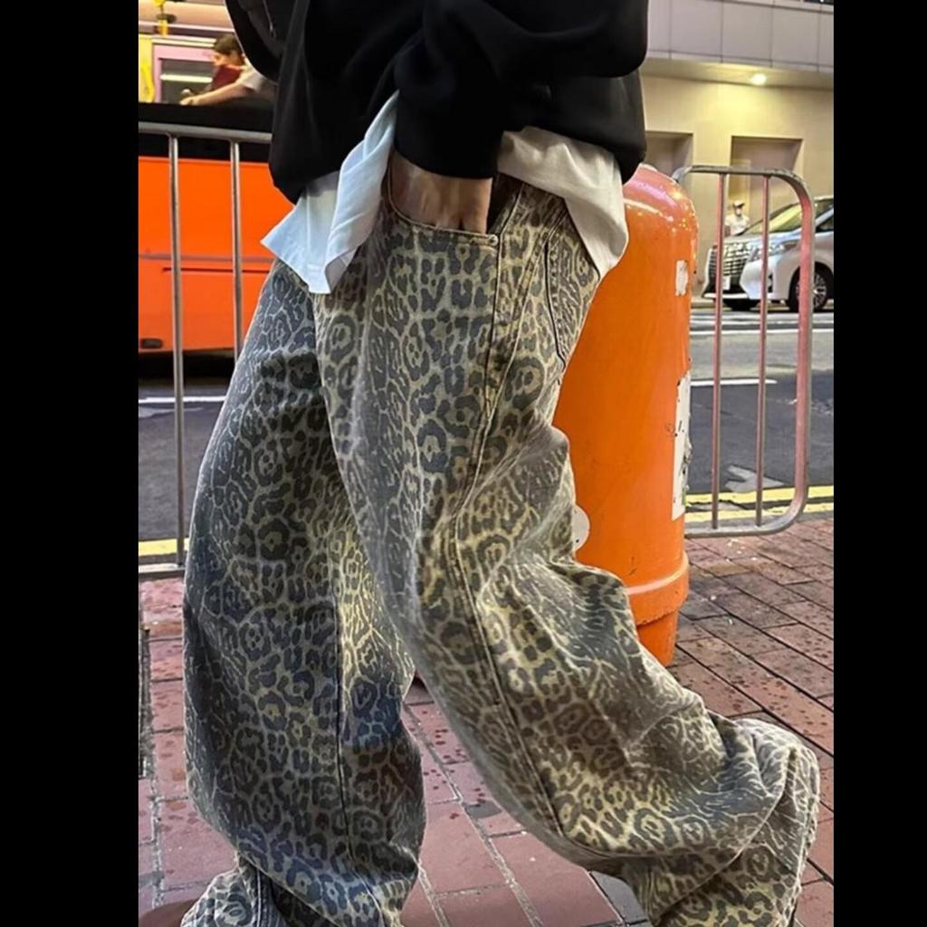 Calças Jeans Unisex Americanas Retrô com Estampa de Leopardo de Pernas Largas