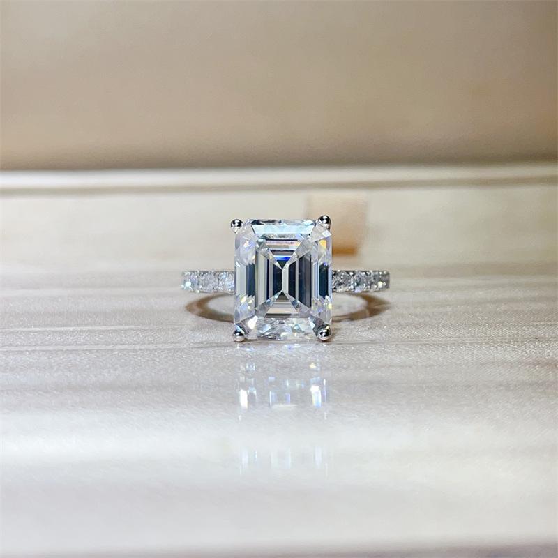 Exquisite Women's 5 Carat D Color Moissanite Emerald Ring - European American Style, Hot Sale