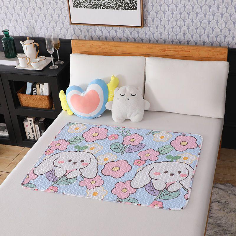Reversible Cartoon Crawling Mat & Breathable Menstrual Pad for Dorms and Cribs
