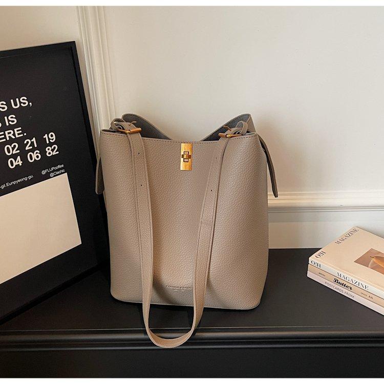 Stylish Trendy Soft Leather Shoulder Bag Girly Large Capacity Crossbody Bucket Bag Women Simple Fashi Commuter Tote Bags Gifts