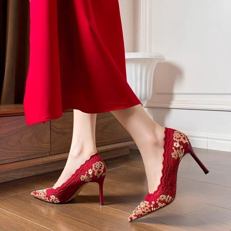 Chinese embroidery red high heels women's autumn 2025 new temperament Xiuhe wedding dress two wear wedding shoes bridal shoes