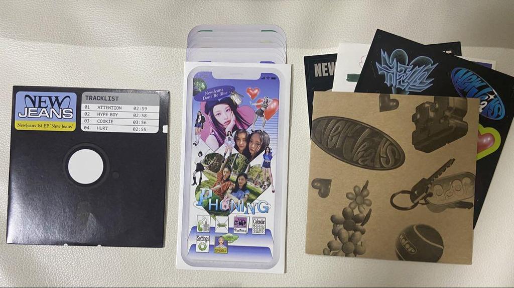 [USED] NewJeans Bluebook Hani All Inclusions