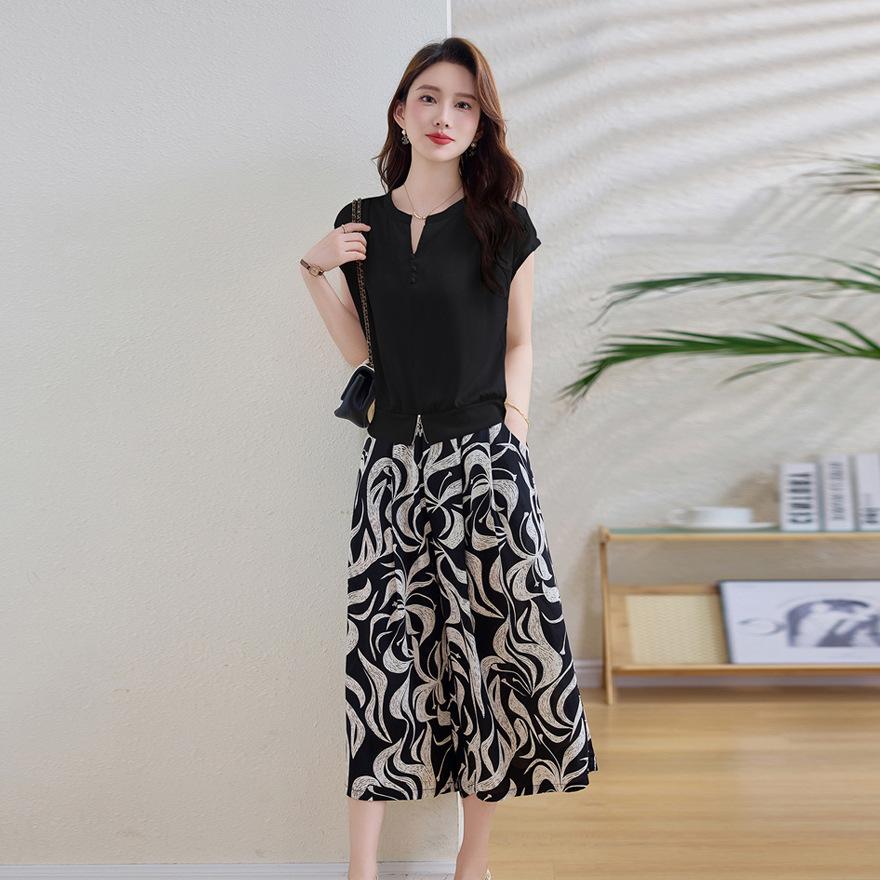 

Fashion short-sleeved top set summer new temperament versatile printed wide-leg pants two-piece set M чёрный