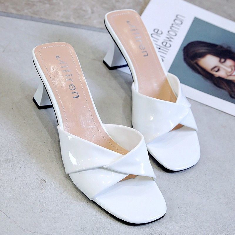 High-heeled Slippers Women's Summer 2025 New Internet Celebrity Mid-heeled Shoes Mother Fashion Square Heel Thick-heeled Slippers Outer Wear One-wor