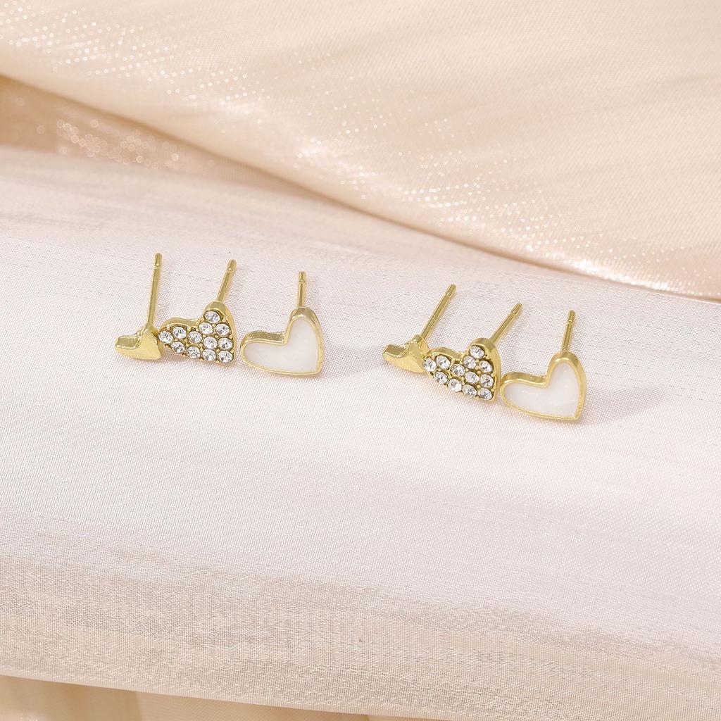 Creative, Minimalist and Elegant White Peach Heart Earrings Suitable for Women To Wear