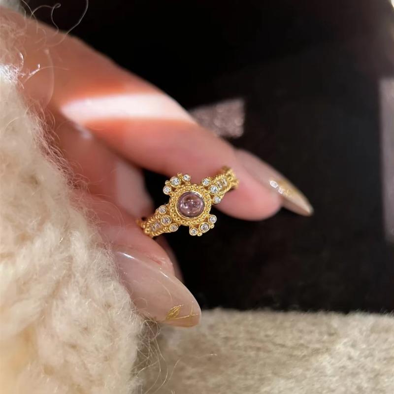 Light Luxury Purple Dazzling Rings for Women Inlaid Amethyst Exquisite Retro Palace Style Texture Ring Fine Zircon
