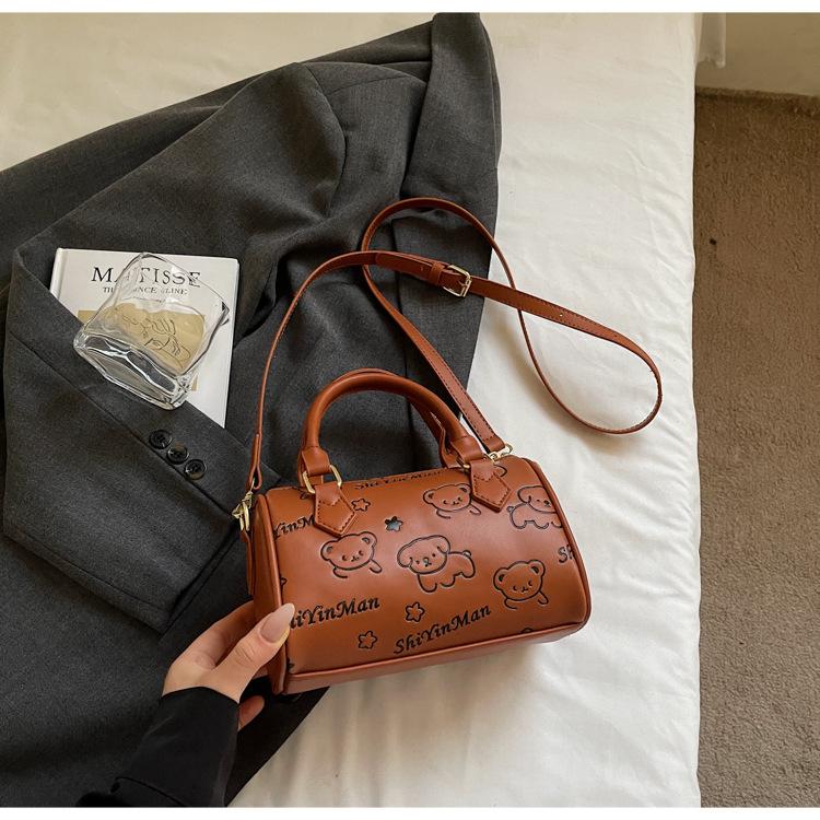 

Premium texture small bag women s 2025 new summer popular versatile messenger bag fashion super fire portable pillow bag коричневый