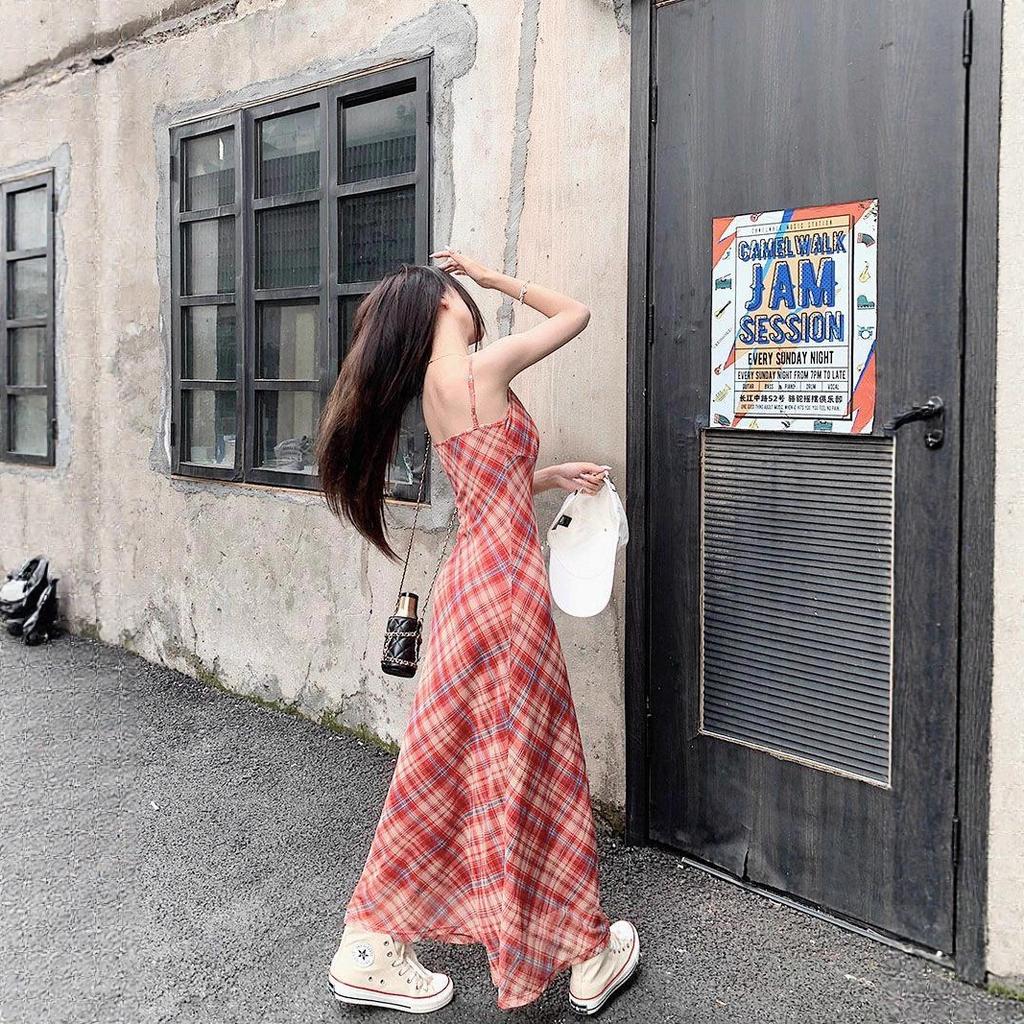 Summer new lace V-neck red plaid suspender skirt Spice girl style waist and thin holiday hip-wrapped dress